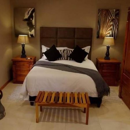 Meyers Guesthouse Jwaneng 외부 사진