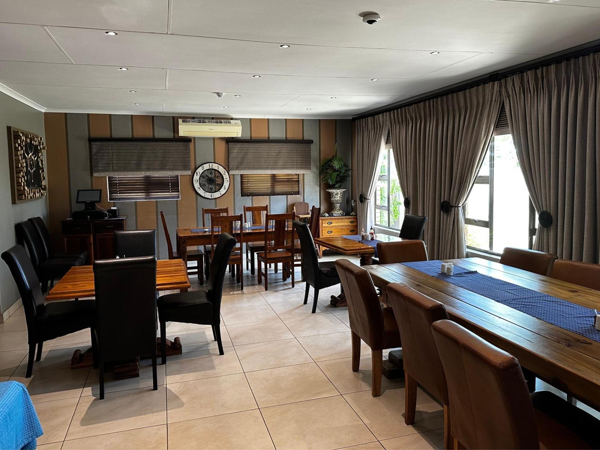 Meyers Guesthouse Jwaneng 외부 사진